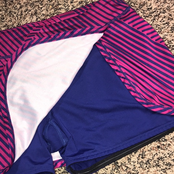 Under Armour Women's Pink and Blue Striped Shorts Skort Size Large | Like New - Picture 3 of 6